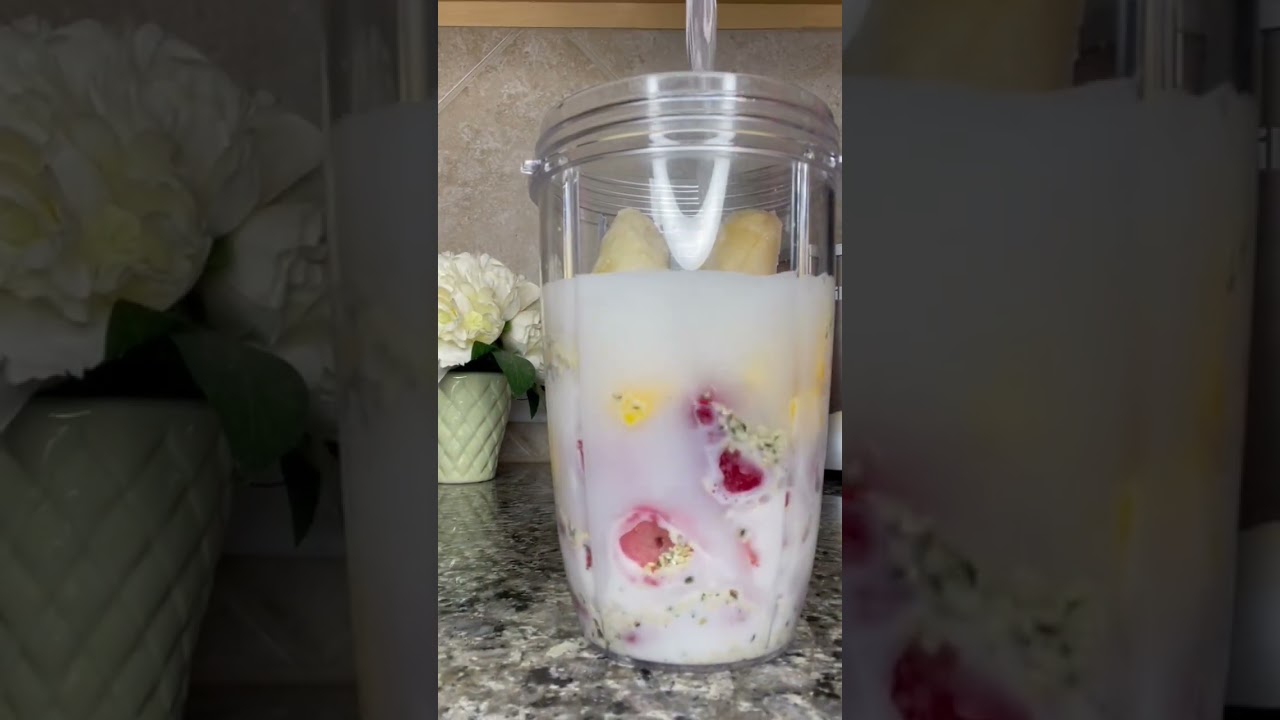 You MUST try this strawberry and mango smoothie #StrawberrySmoothieRecipes #HempHeart #MangoSmoothie