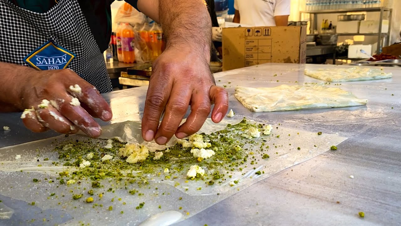 Most Unique Turkish Dessert | Gaziantep Katmer