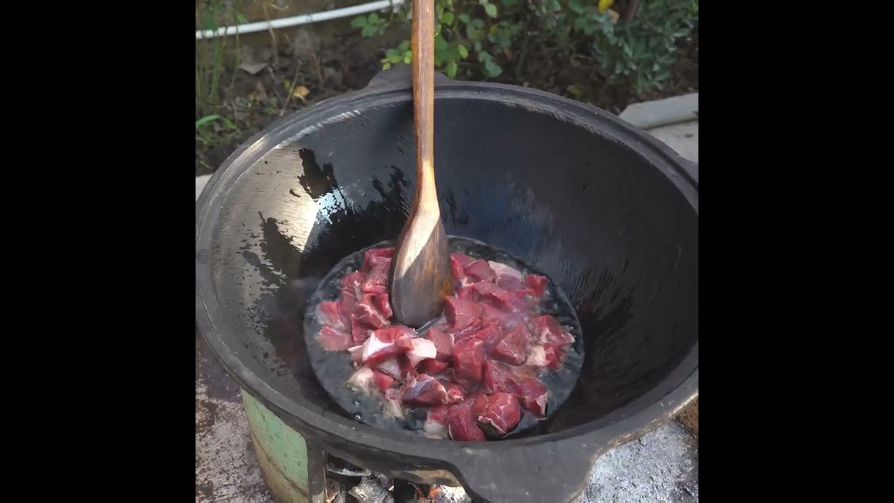 Azerbaijani Woman Cooking Uzbek Pilaf on Fire in the Village #shorts  #recipe
