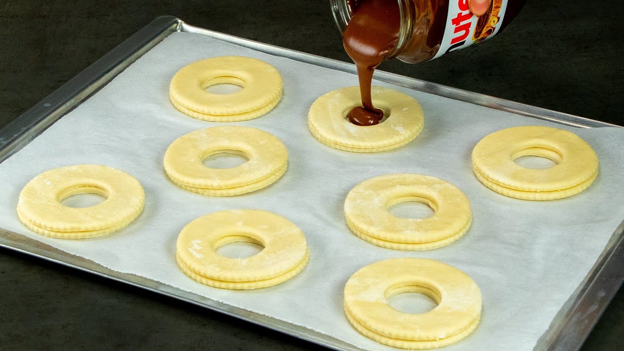 A dessert like at the restaurant – with puff pastry and Nutella! Perfect for breakfast