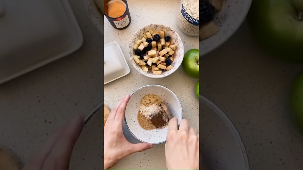 Vegan Apple & Blackberry Crumble | Vegan Dessert Recipes