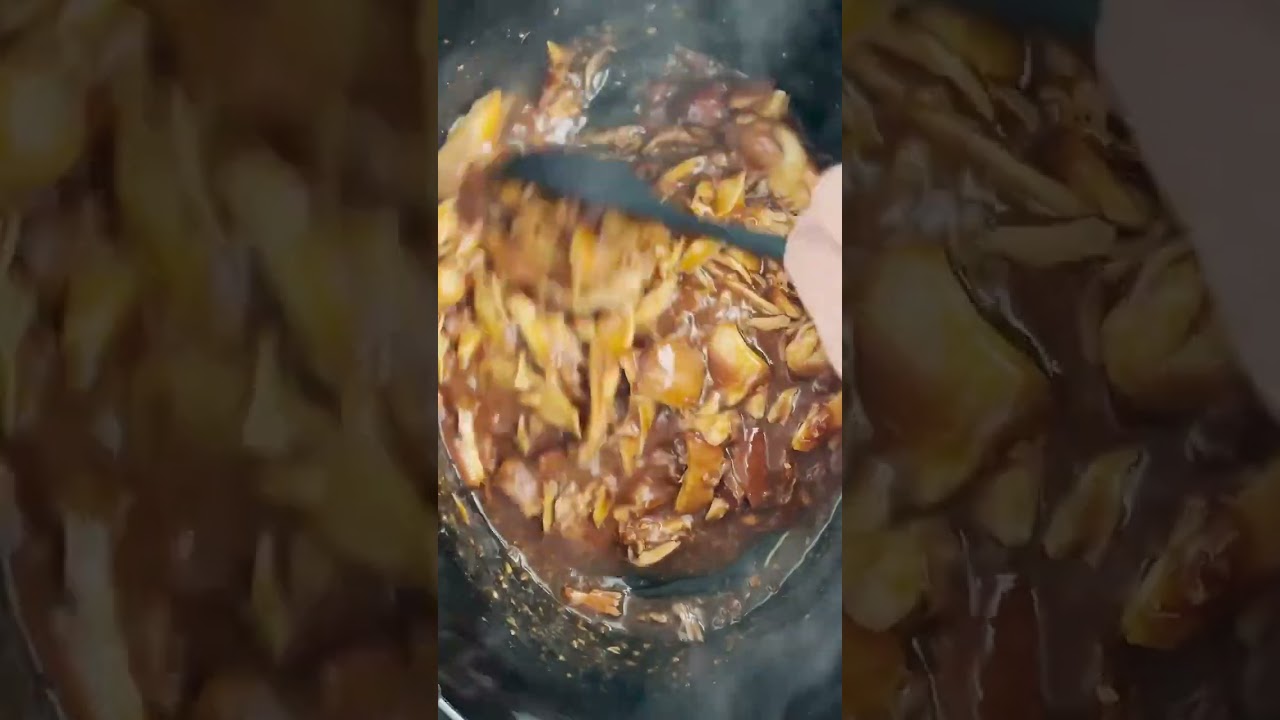 This Slow Cooker Honey Garlic Chicken is so easy!