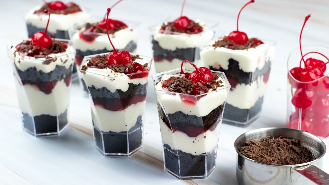 DLux Mini Dessert Cups Black Forest Cake
