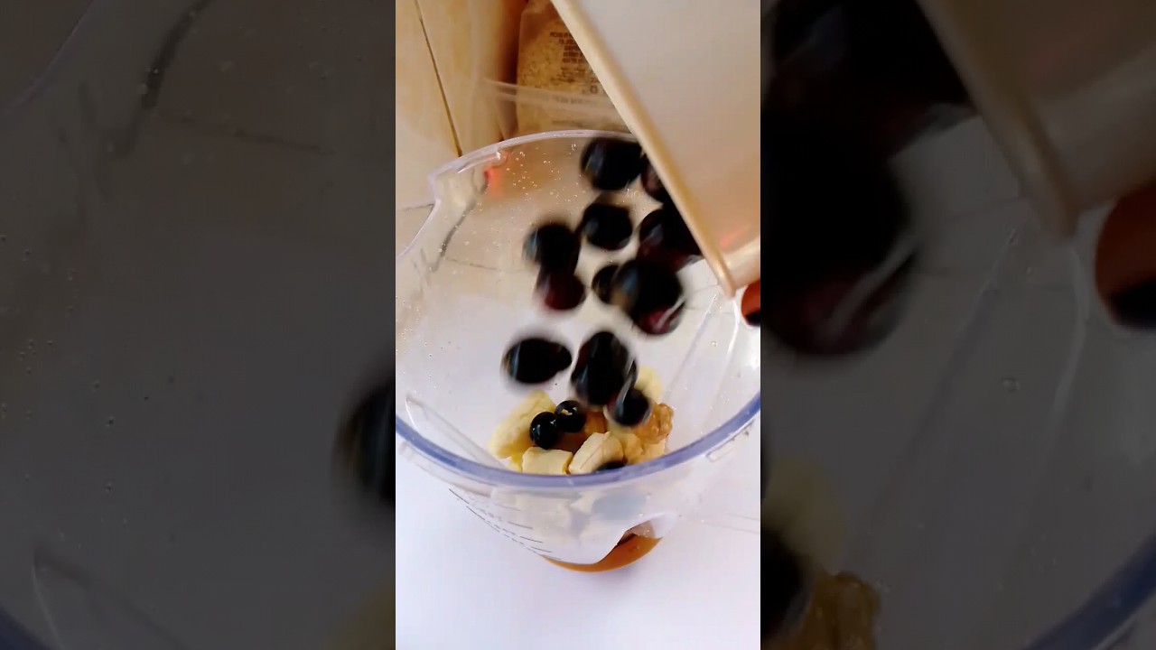 Easy 15 seconds smoothie #recipe#shorts #shortsyoutube #explore #homemade #smoothie #breakfastrecipe
