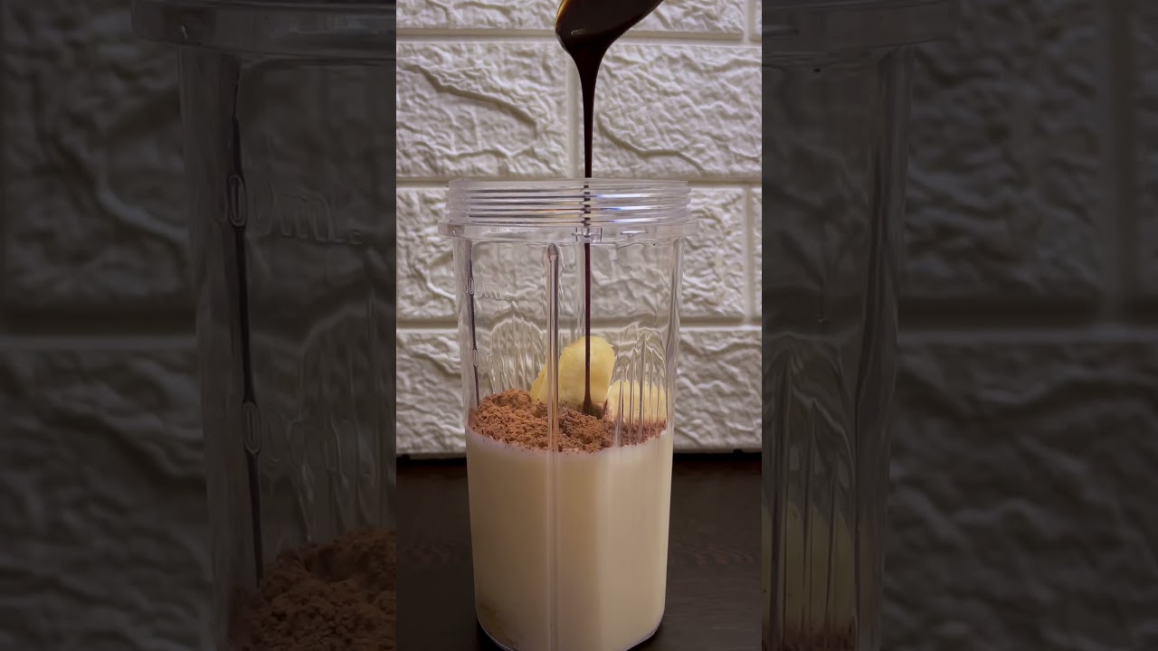 Chocolate Banana Smoothie | Delicious Smoothie Recipe #shorts #smoothie