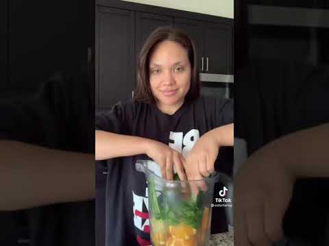 Smoothie For Clear Skin & Flat Tummy | Green Smoothie Recipe #shorts #flattummy
