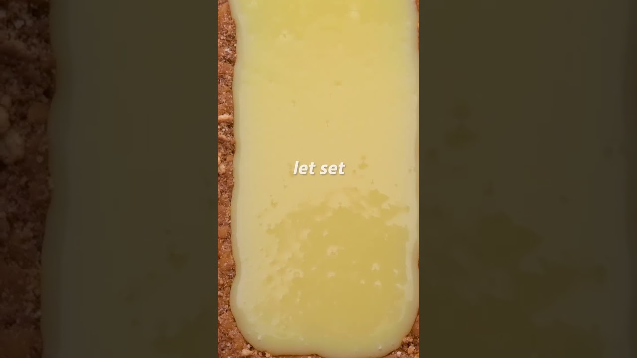 Take a twist on dessert plating with these fancy Twix designs! #shorts