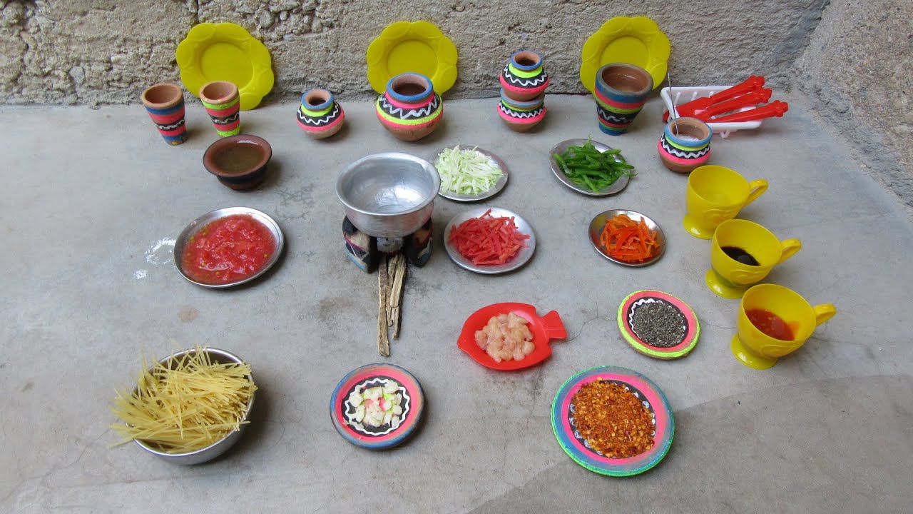 Easy Chicken Chow Mein Recipe | Chicken & Vegetable Chow mein