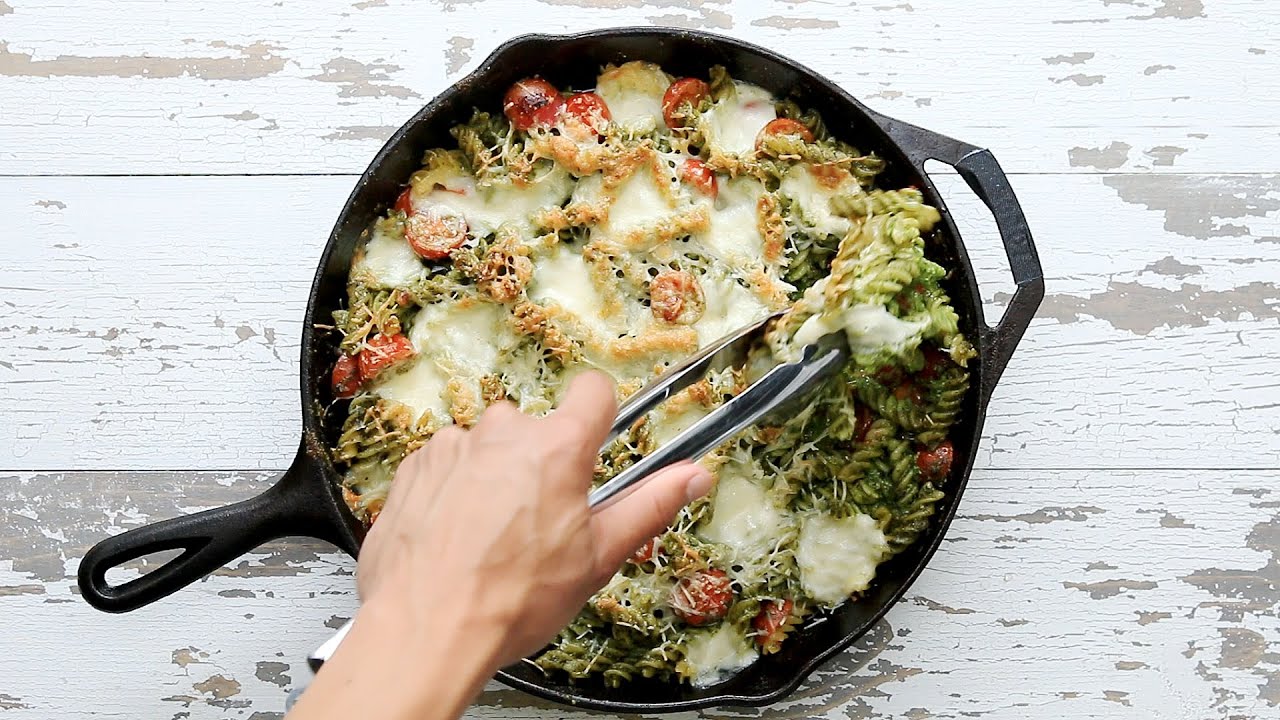 Creamy Pesto Pasta Bake
