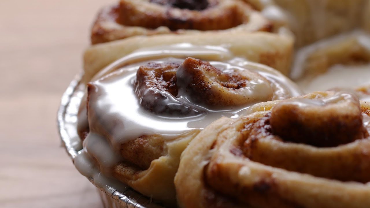 The Best Ever Vegan Cinnamon Rolls #VeganWeek
