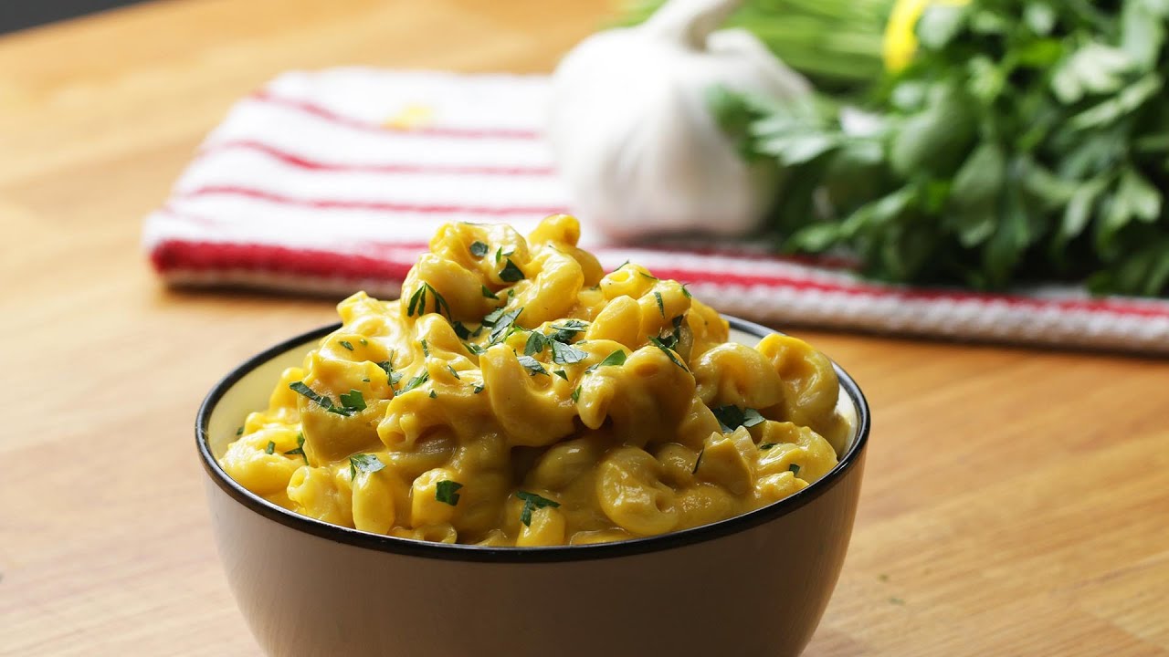 Slow Cooker Butternut Squash Mac N Cheese