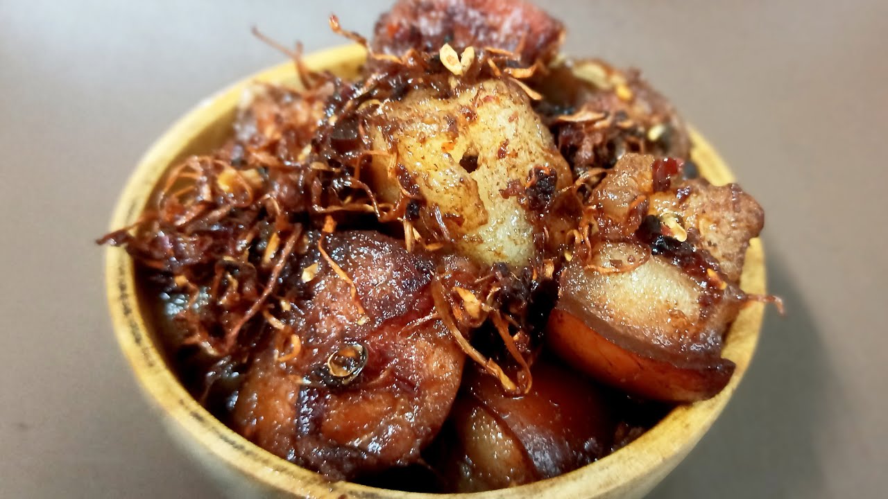 Pork with dry bamboo shoot || Naga style pork curry || Pork recipe