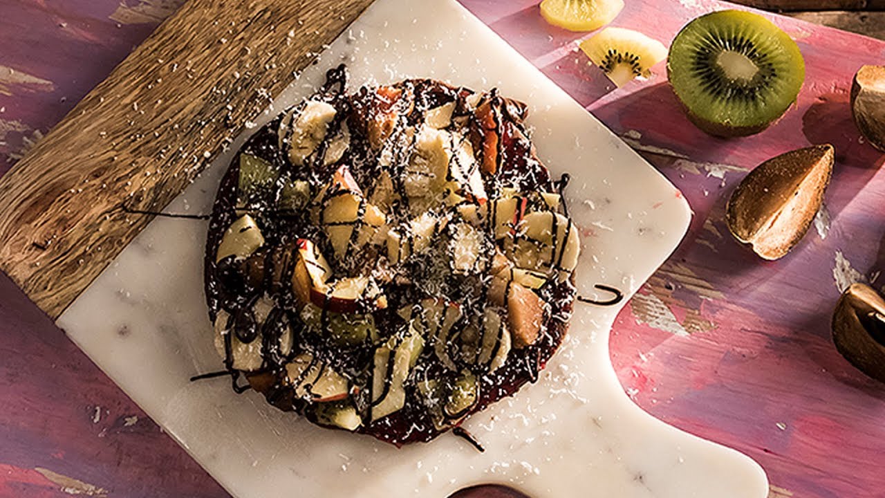 Chocolate Paratha Pizza | Chocolate Pizza With Fruit Toppings | Chocolate Recipes | Dessert Recipes