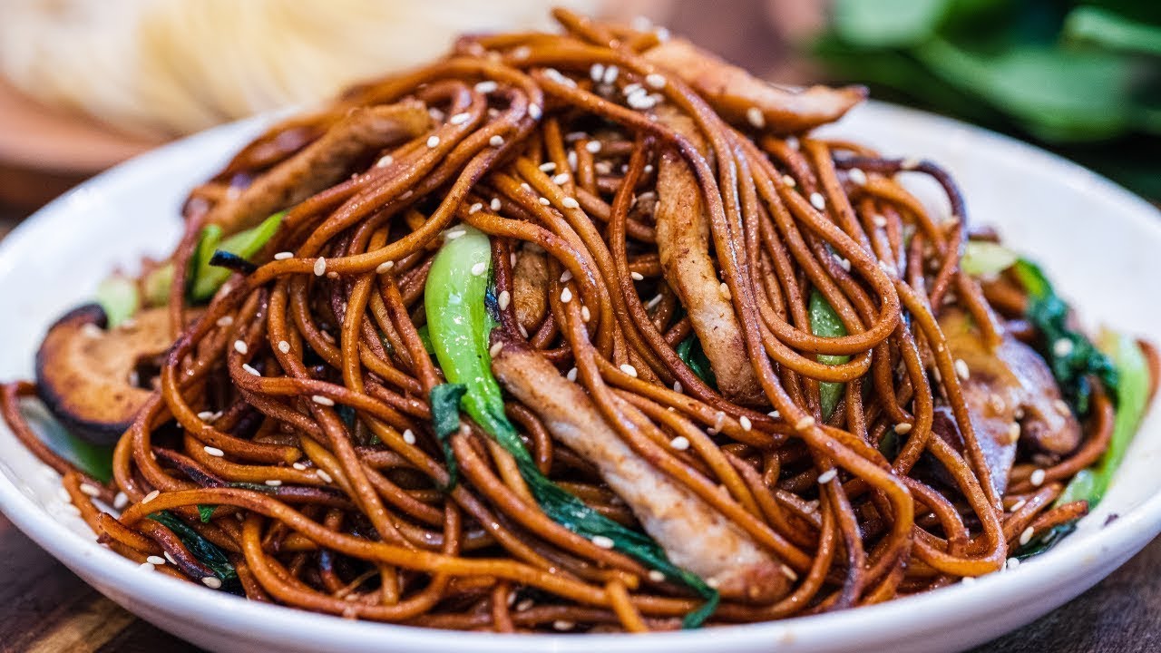 BETTER THAN TAKEOUT – Shanghai Pork Chow Mein Stir Fry Noodle Recipe