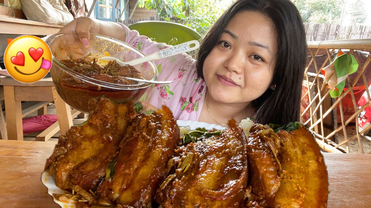 cooking & eating Drumstick pork gravy||