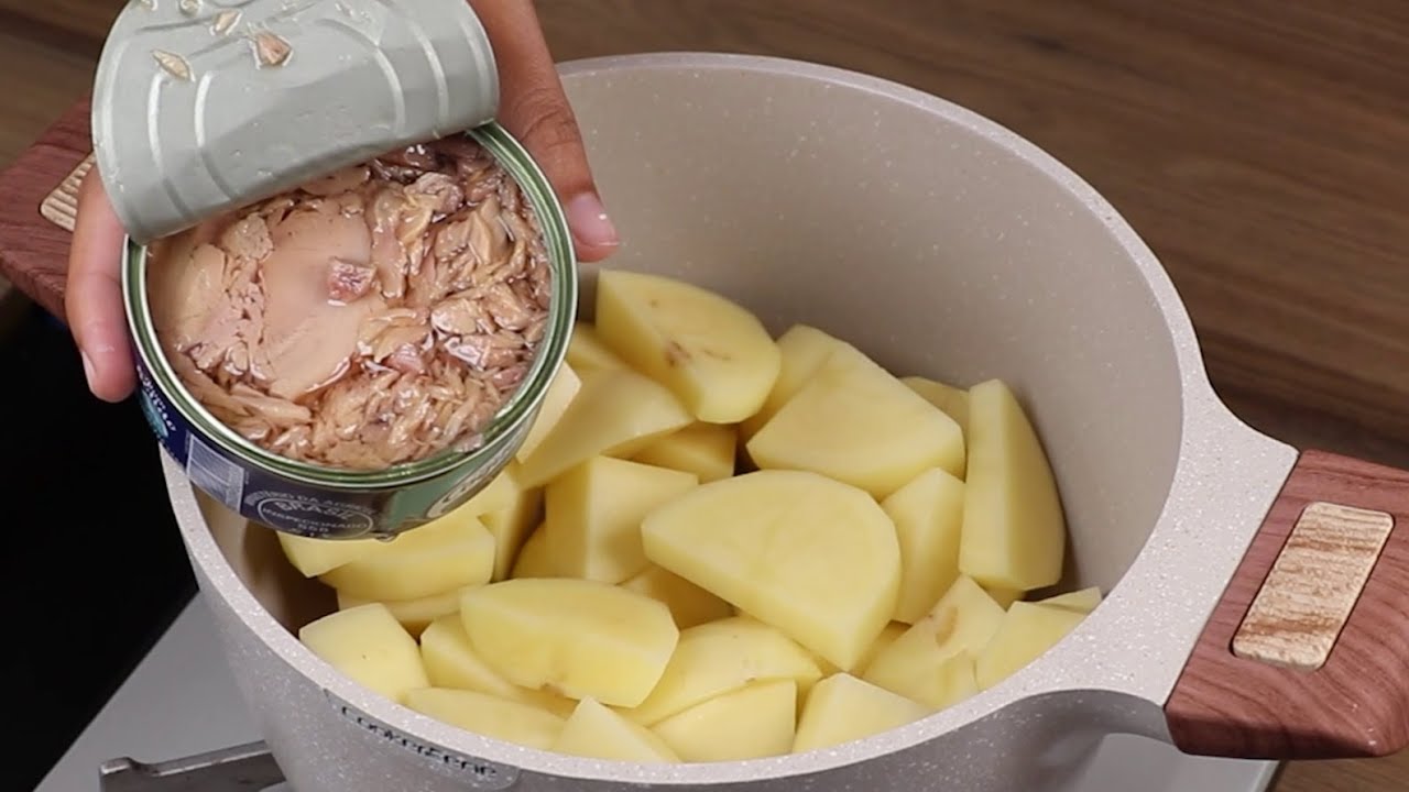 If you have potatoes at home, make this recipe. It's so delicious that I cook it almost every day!