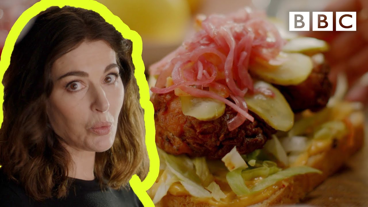 Nigella's deep fried chicken sandwich recipe – BBC