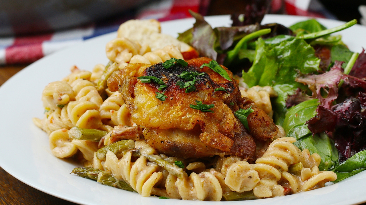 One-Pot Chicken, Bacon, and Goat Cheese Pasta