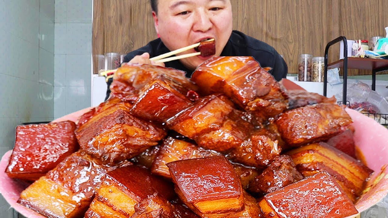 8KG pork belly is used as “braised pork”, delicious and juicy, one bite at a time!