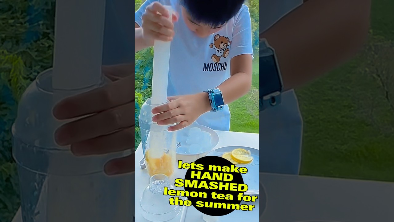 How to make “HAND SMASHED” LEMON TEA. 60 second recipe! Easy! #shorts
