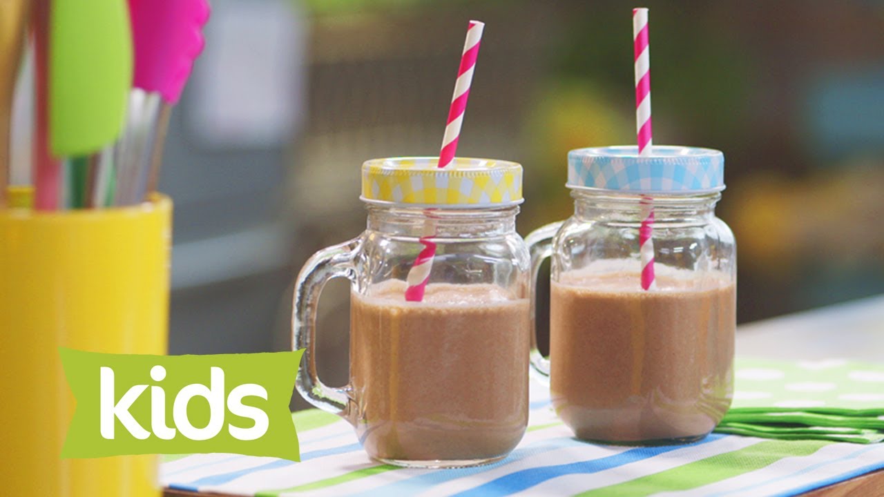 Banana, Cacao & Almond Milk Smoothie Recipe – As seen on The Voice Kids