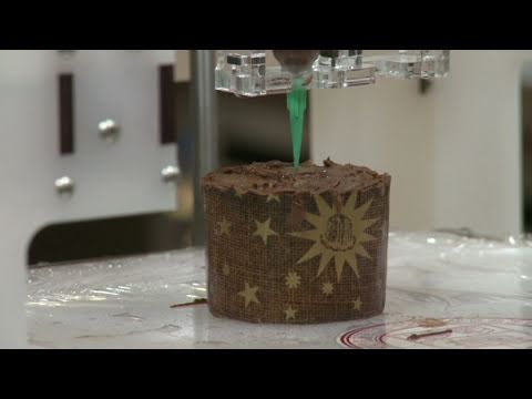 3-D food printer makes dessert