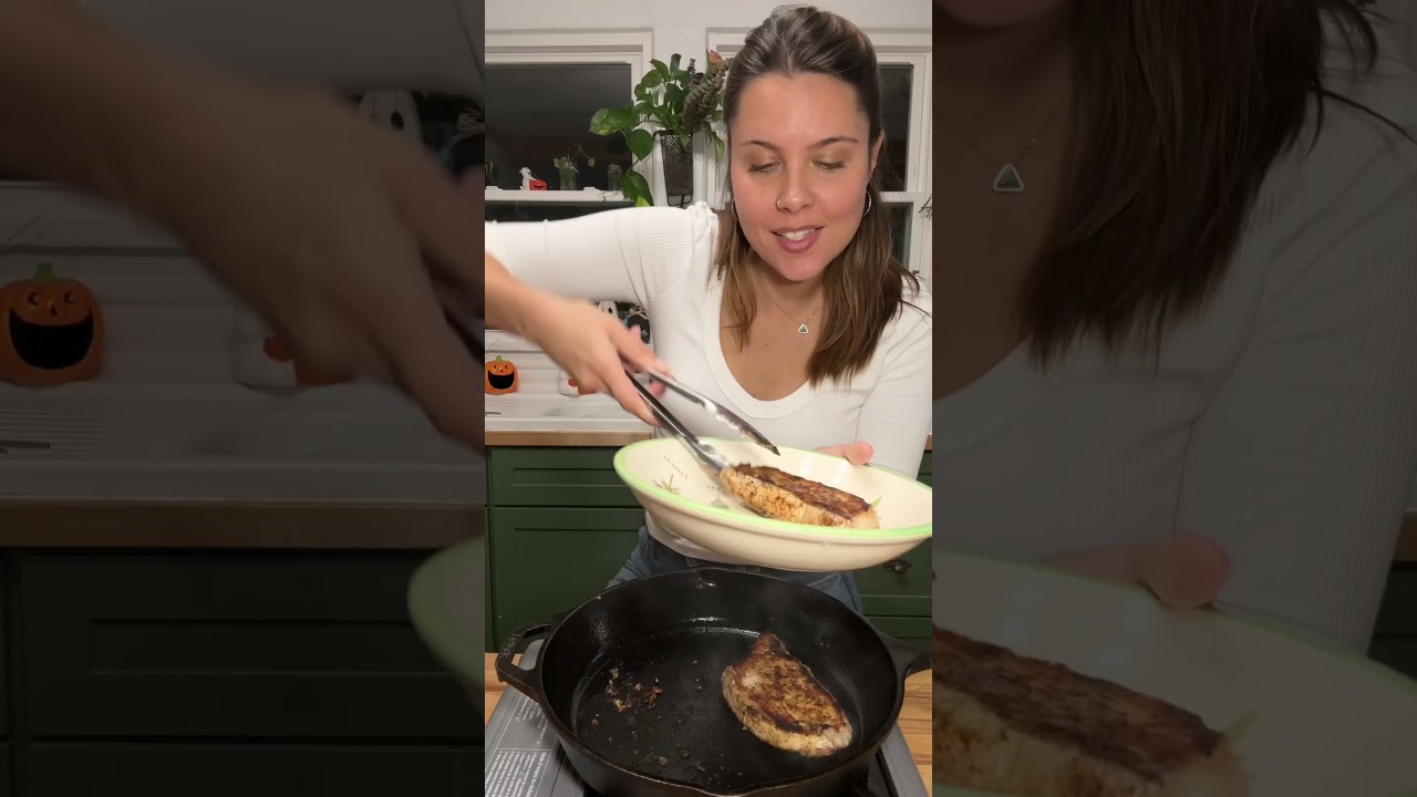 Smothered pork chops – recipe in the comments