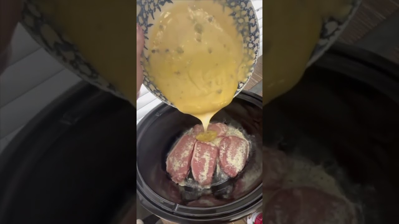 Crockpot Smothered Pork Chops! #easyrecipe #pork #dinnerideas