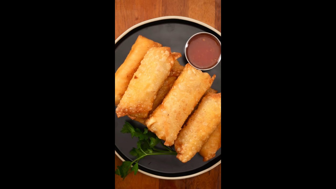 Mac and Cheese Egg Rolls