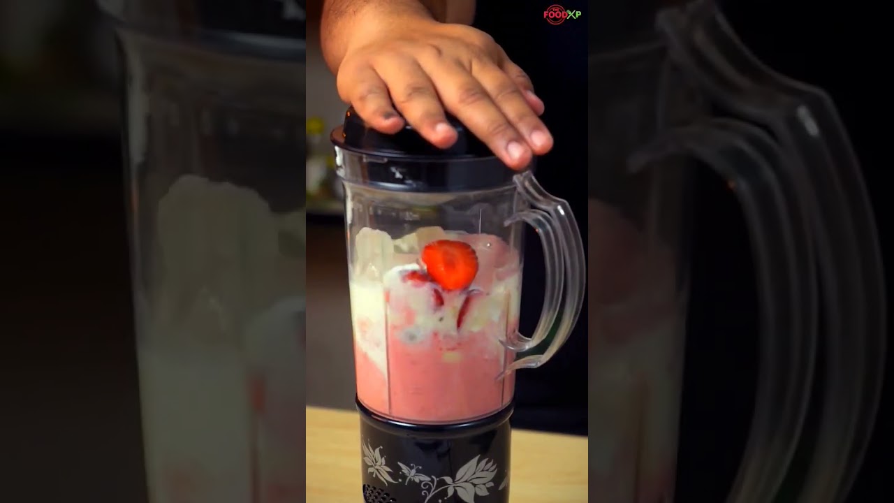 McDonald's Copycat Banana Strawberry Smoothie At Home ?#mcdonalds #copycat #thefoodxp