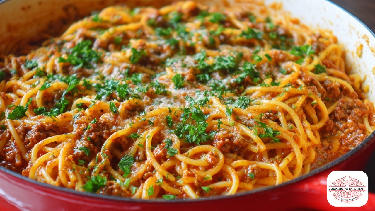 One Pot Creamy Ground Beef Pasta Recipe | | Easy Comfort Food Dinner