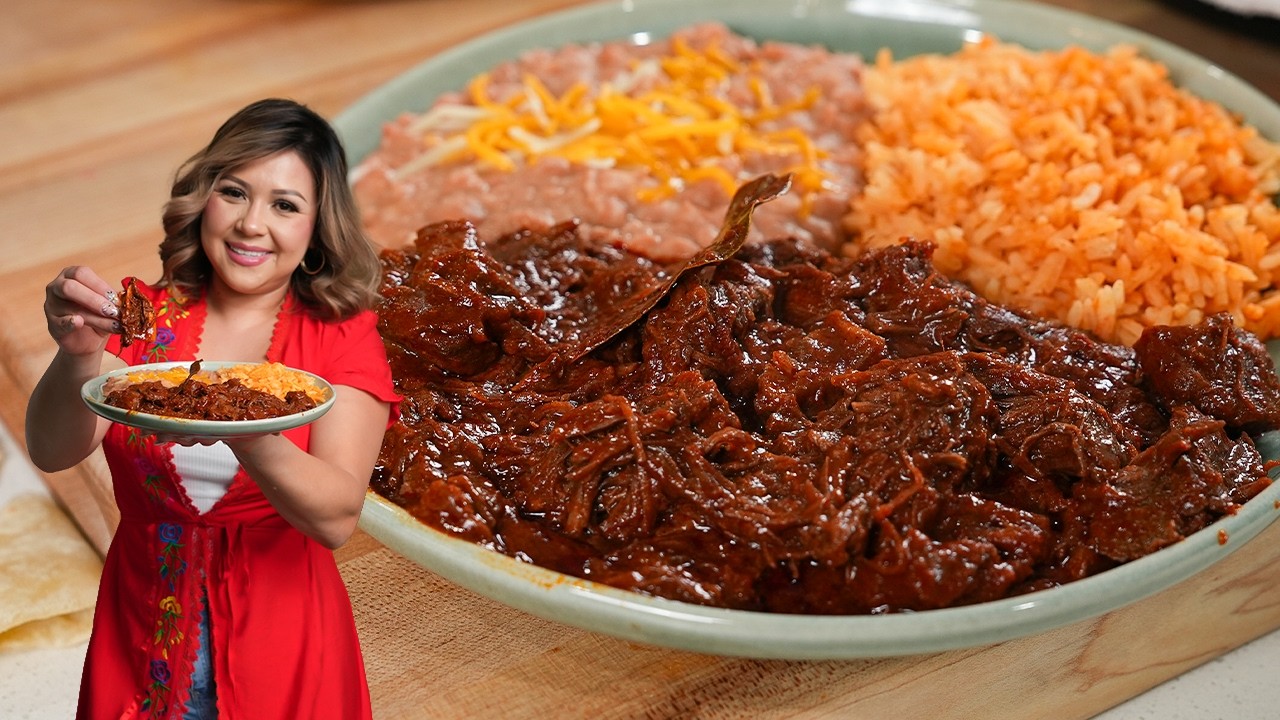 How to make Shredded Beef Chile Colorado , Easy Authentic Mexican Recipe!